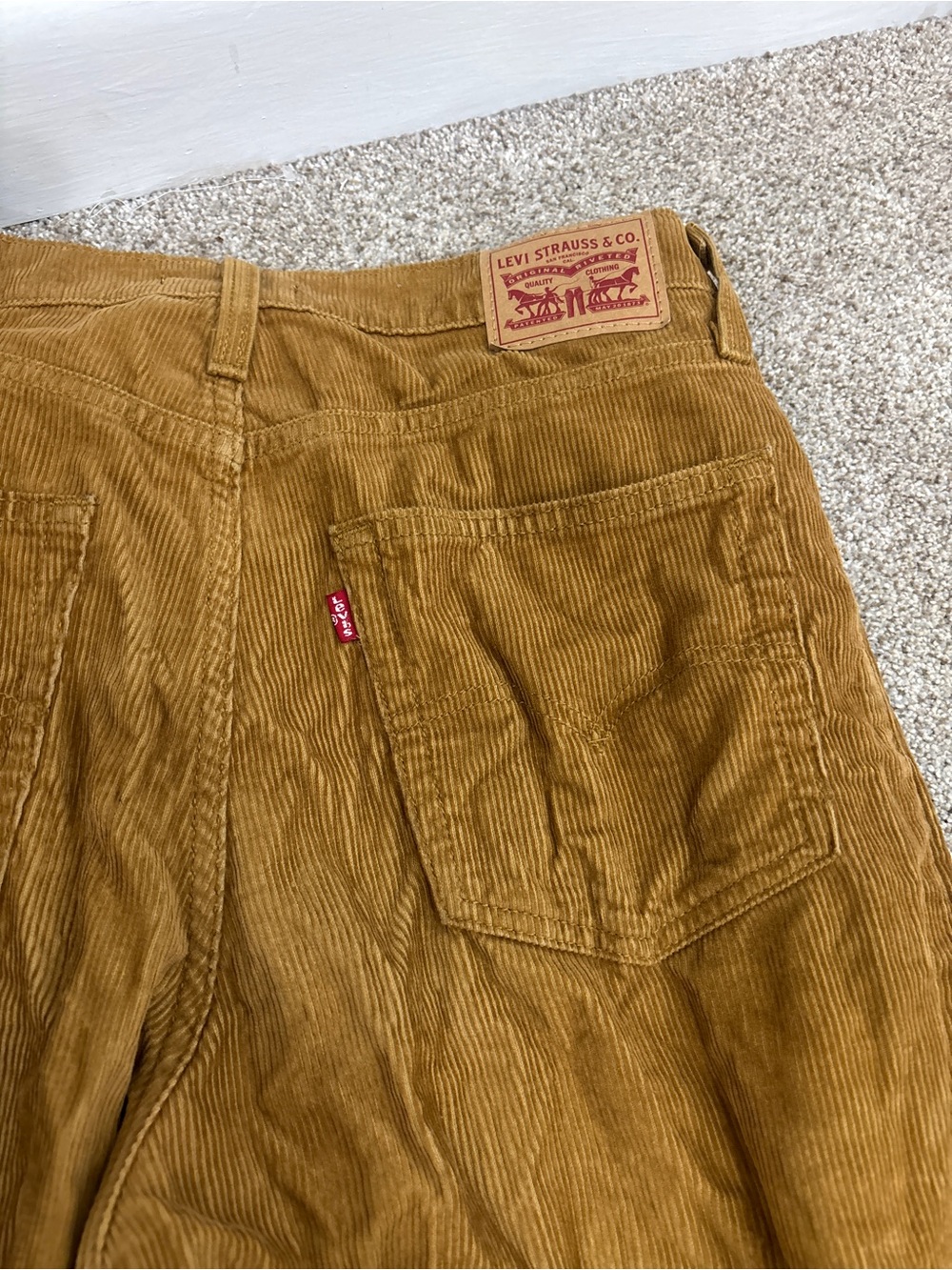 Levi's ‘94 Baggy Corduroy Pants Women's Size 28 Brown Cotton High Rise Straight - Picture 2 of 11